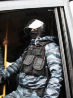 Беркут раздел догола человека и снимал все на видео (+ ВИДЕО)