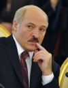 Лукашенко хочет, чтобы Украина усидела на двух стульях