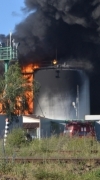 Тушить пожар на нефтебазе под Киевом будут пожарные танки (фото)